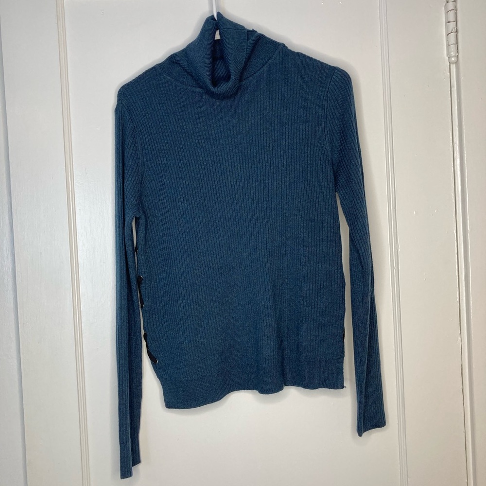 John & Jenn NWT turtleneck sweater, size small